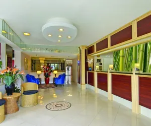 Photo 4 - Tiki Resort