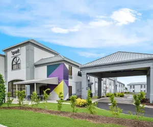 Photo 2 - Spark by Hilton Spring Lake Fayetteville