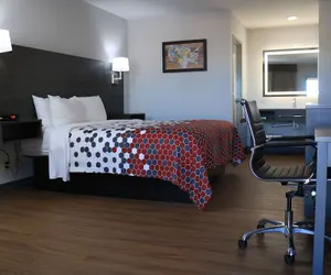 Photo 2 - Econo Lodge Inn & Suites Southeast