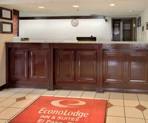 Photo 3 - Econo Lodge Inn & Suites