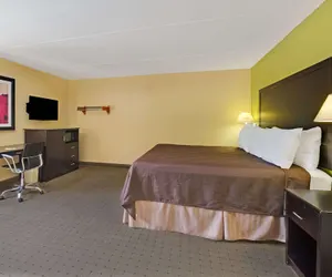 Photo 5 - Days Inn & Suites by Wyndham DeSoto