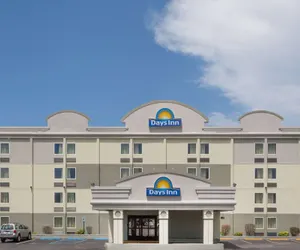 Photo 2 - Days Inn by Wyndham Wilkes Barre