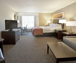 Photo 3 - Holiday Inn Express Hotel & Suites Minneapolis-Minnetonka by IHG