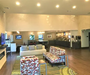 Photo 3 - Comfort Suites Nashville Airport - BNA