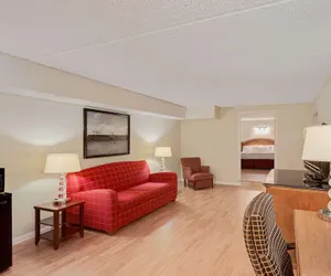 Photo 4 - Days Inn by Wyndham Bay City