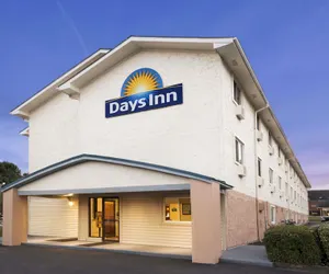 Photo 2 - Days Inn by Wyndham Greenwood SC