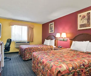 Photo 5 - Days Inn by Wyndham Torrington