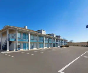 Photo 2 - Baymont by Wyndham Selma