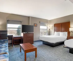 Photo 2 - Comfort Suites near Birkdale Village- Huntersville