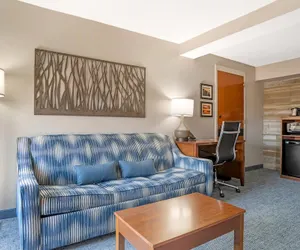Photo 5 - Comfort Suites near Birkdale Village- Huntersville