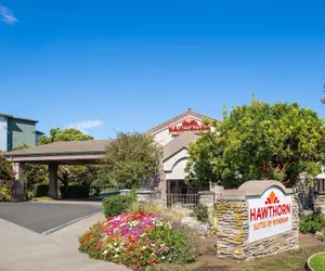 Photo 2 - Hawthorn Suites by Wyndham Napa Valley