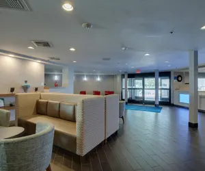 Photo 2 - Holiday Inn Express W-I40/Whitebridge Road by IHG