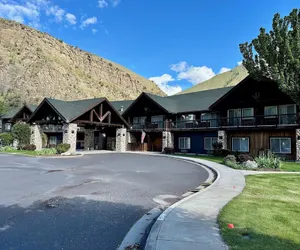 Photo 2 - Salmon Rapids Lodge