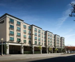 Photo 2 - Courtyard by Marriott Pasadena/Old Town