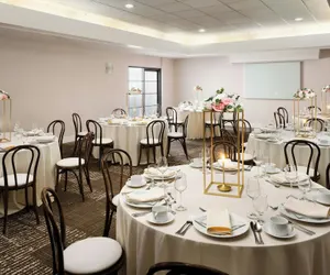 Photo 4 - Courtyard by Marriott Pasadena/Old Town