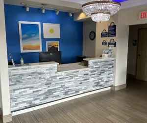 Photo 3 - Days Inn & Suites by Wyndham Opelousas