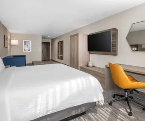 Photo 3 - Holiday Inn Express Hotel & Suites San Diego-Sorrento Valley by IHG
