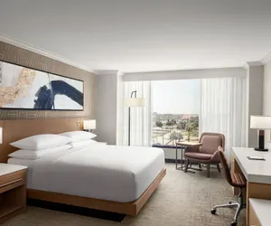 Photo 5 - Delta Hotels by Marriott Anaheim Garden Grove