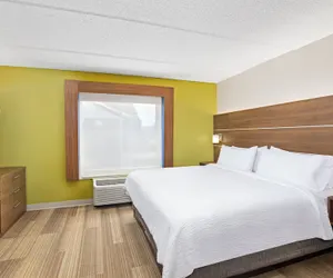 Photo 4 - Holiday Inn Express Hotel and Suites Kings Mountain by IHG