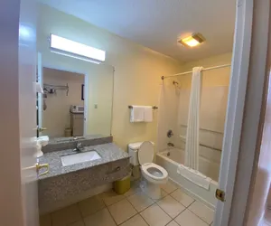 Photo 5 - Legacy Inn - Cookeville