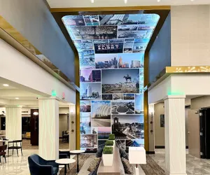 Photo 4 - Holiday Inn Kansas City Downtown by IHG