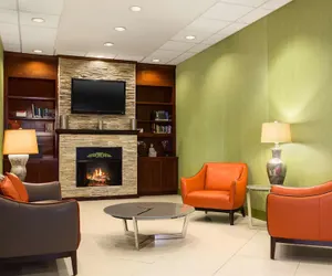 Photo 4 - Country Inn & Suites by Radisson, Nashville Airport, TN