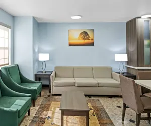 Photo 4 - Quality Inn & Suites North Mesquite I-30