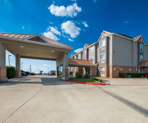 Photo 2 - Quality Inn & Suites North Mesquite I-30