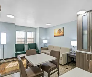 Photo 5 - Quality Inn & Suites North Mesquite I-30