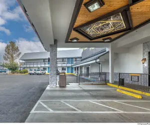 Photo 2 - Surestay Hotel by Best Western Lovelock