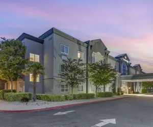 Photo 2 - Best Western Plus Vineyard Inn
