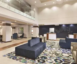 Photo 5 - Pace Hotel Addison