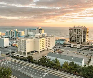 Photo 2 - The Ocean Key Virginia Beach Resort