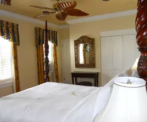 Photo 5 - Duval Inn