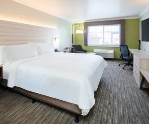 Photo 4 - Holiday Inn Express Suites Watsonville, an IHG Hotel