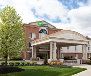 Photo 2 - Holiday Inn Express & Suites Marion by IHG