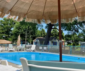 Photo 4 - Maddox Inn