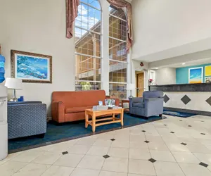 Photo 3 - Days Inn by Wyndham Nacogdoches/SFA University/Downtown