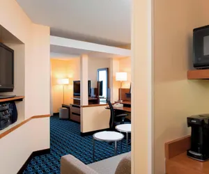 Photo 5 - Fairfield Inn and Suites By Marriott St Charles