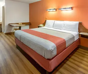 Photo 4 - Motel 6 Dayton, OH - Englewood