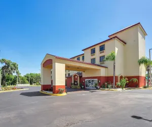 Photo 2 - Wingate by Wyndham Leesburg Florida