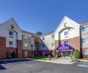 Photo 2 - Candlewood Suites Raleigh Crabtree, an IHG Hotel