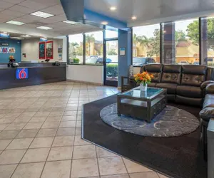 Photo 4 - Motel 6 Anaheim Maingate