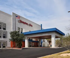 Photo 2 - Hampton Inn by Hilton Eagle Pass