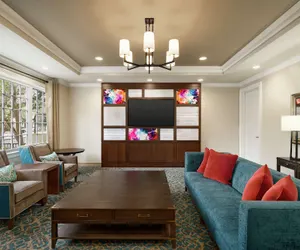 Photo 4 - Hampton Inn New Orleans-St. Charles Ave./Garden District