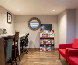 Photo 4 - Hampton Inn Portsmouth Central