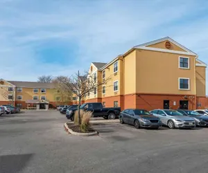 Photo 2 - MainStay Suites Columbus North – Worthington