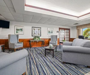 Photo 4 - Baymont by Wyndham Madisonville