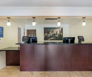 Photo 4 - Best Western Salinas Monterey Hotel