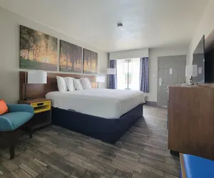 Photo 2 - Days Inn by Wyndham Clanton AL